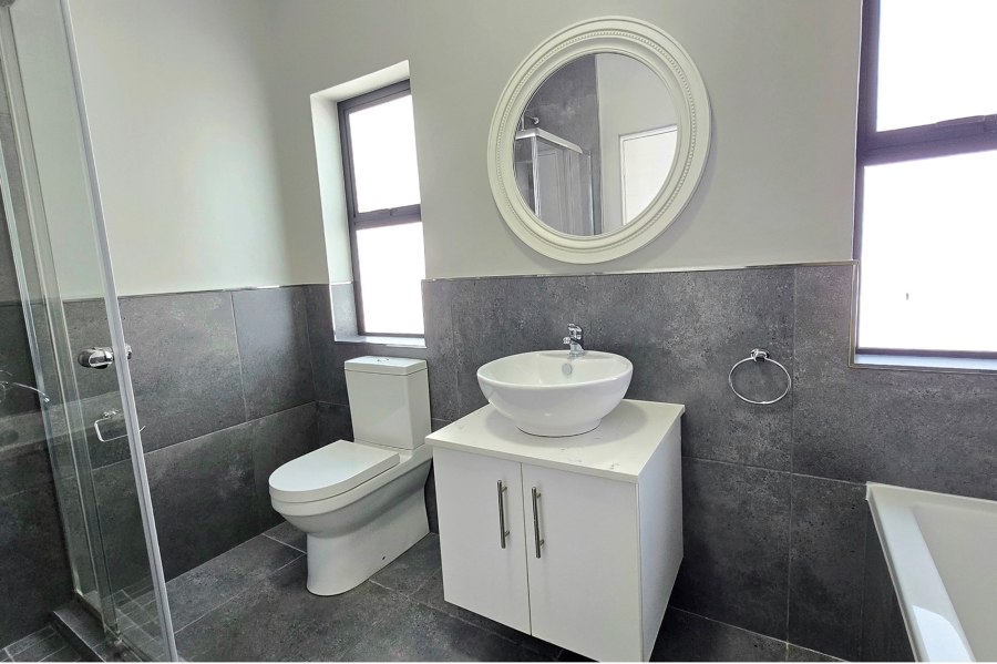 3 Bedroom Property for Sale in Aan de Wijnlanden Western Cape